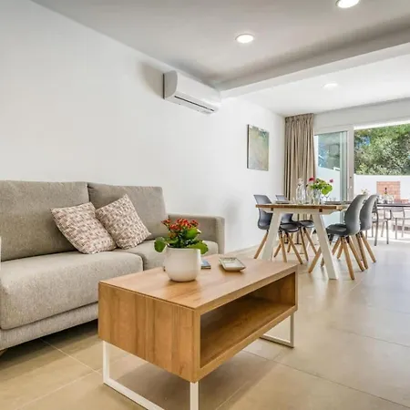 בית נופש Casa De Els Arbocers קאלה בלנקה